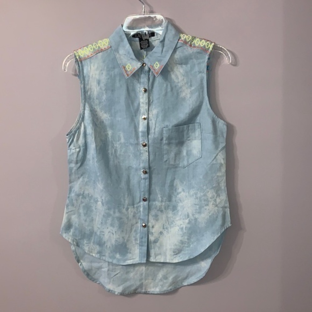 Denim blue tank top with stitch design